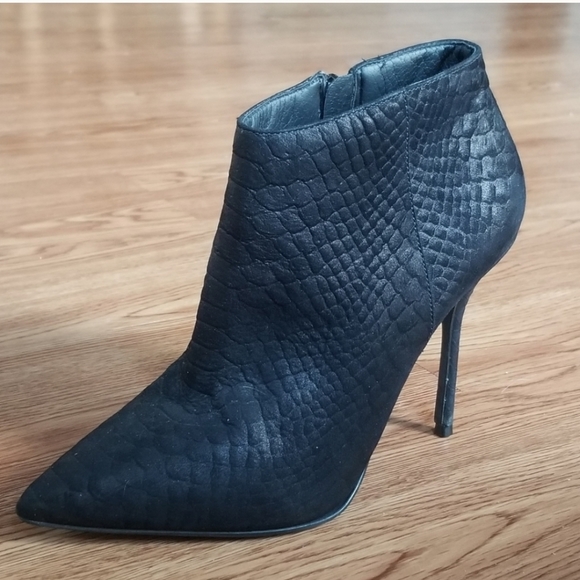 Steve Madden Shoes - STEVE MADDEN'S ROMPER ANKLE STILETTO BOOTIES WOMEN'S SIZE 8M